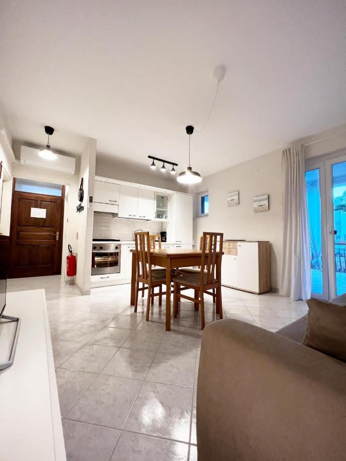 Villa Ortensie Apartments Funtana Buitenkant foto